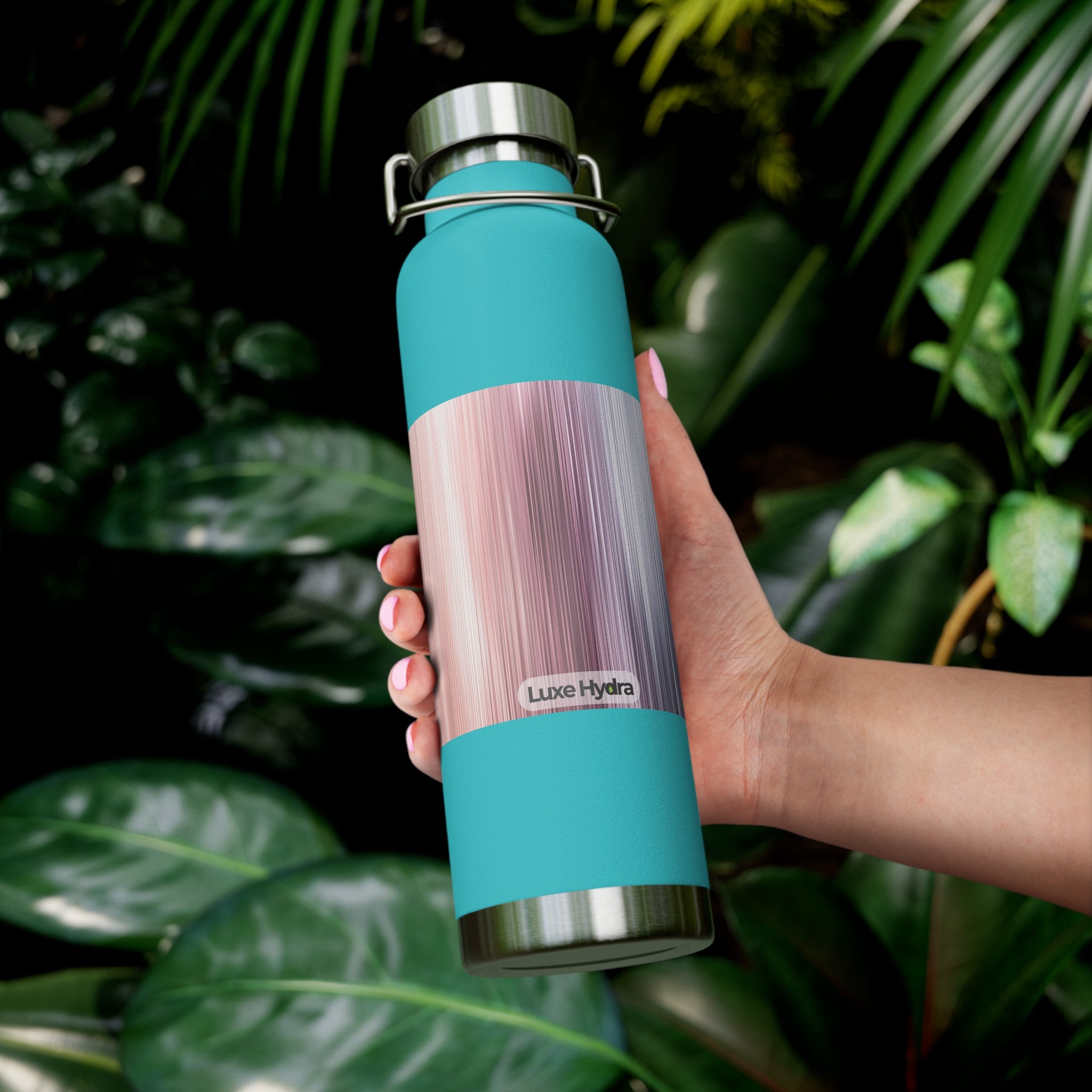 Stylish Copper Vacuum Insulated Water Bottle - 22oz