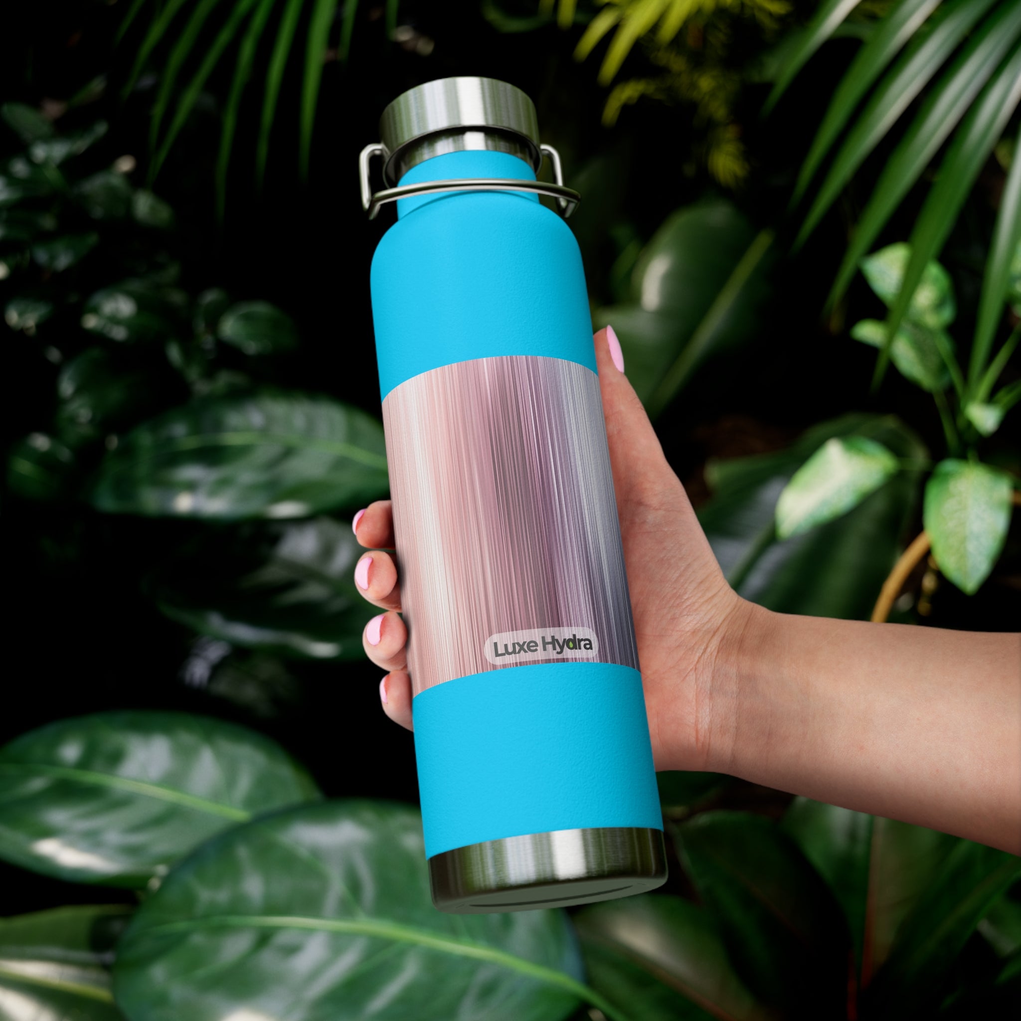 Stylish Copper Vacuum Insulated Water Bottle - 22oz